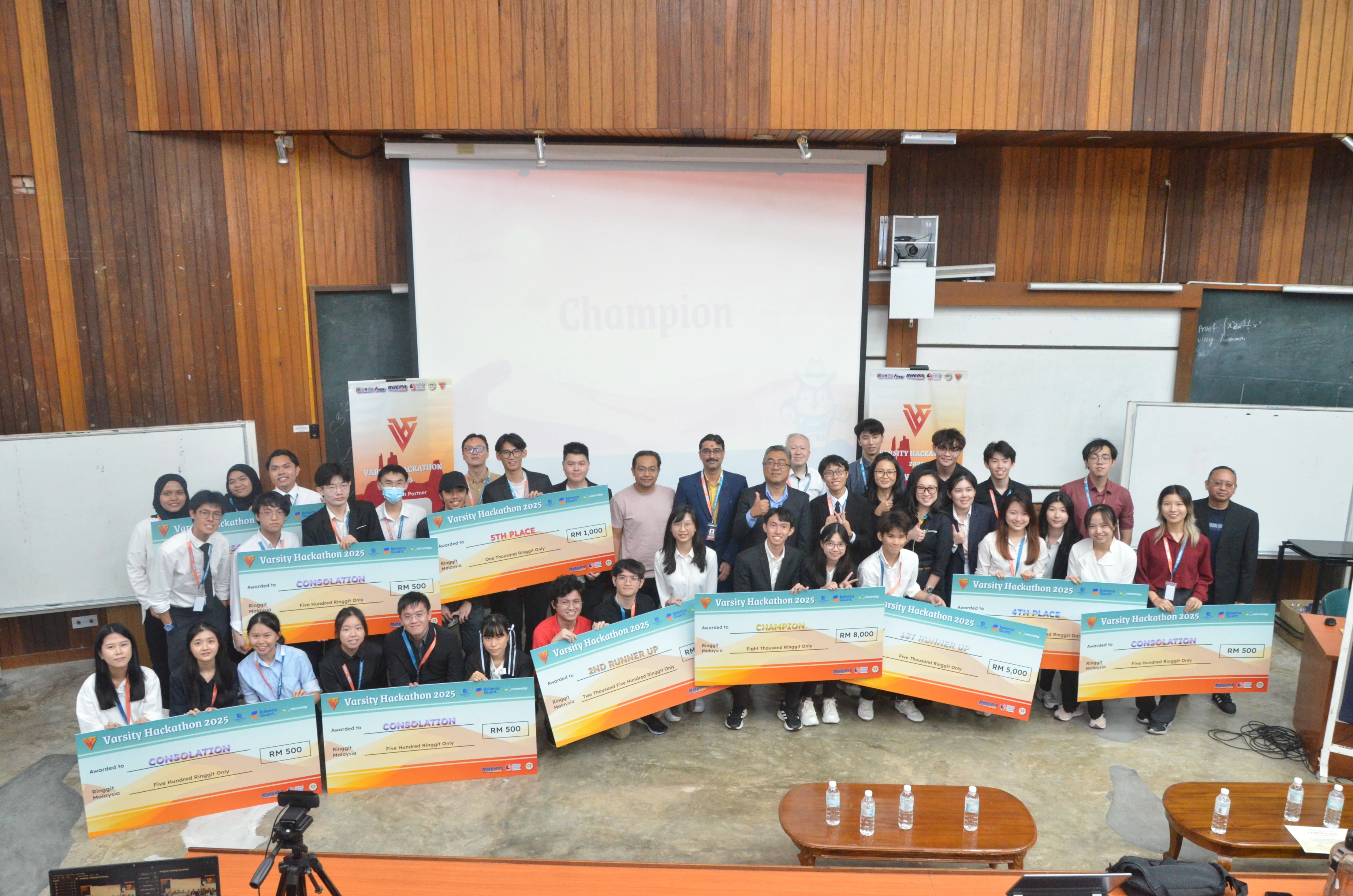 V HACK 2025 Photo 11